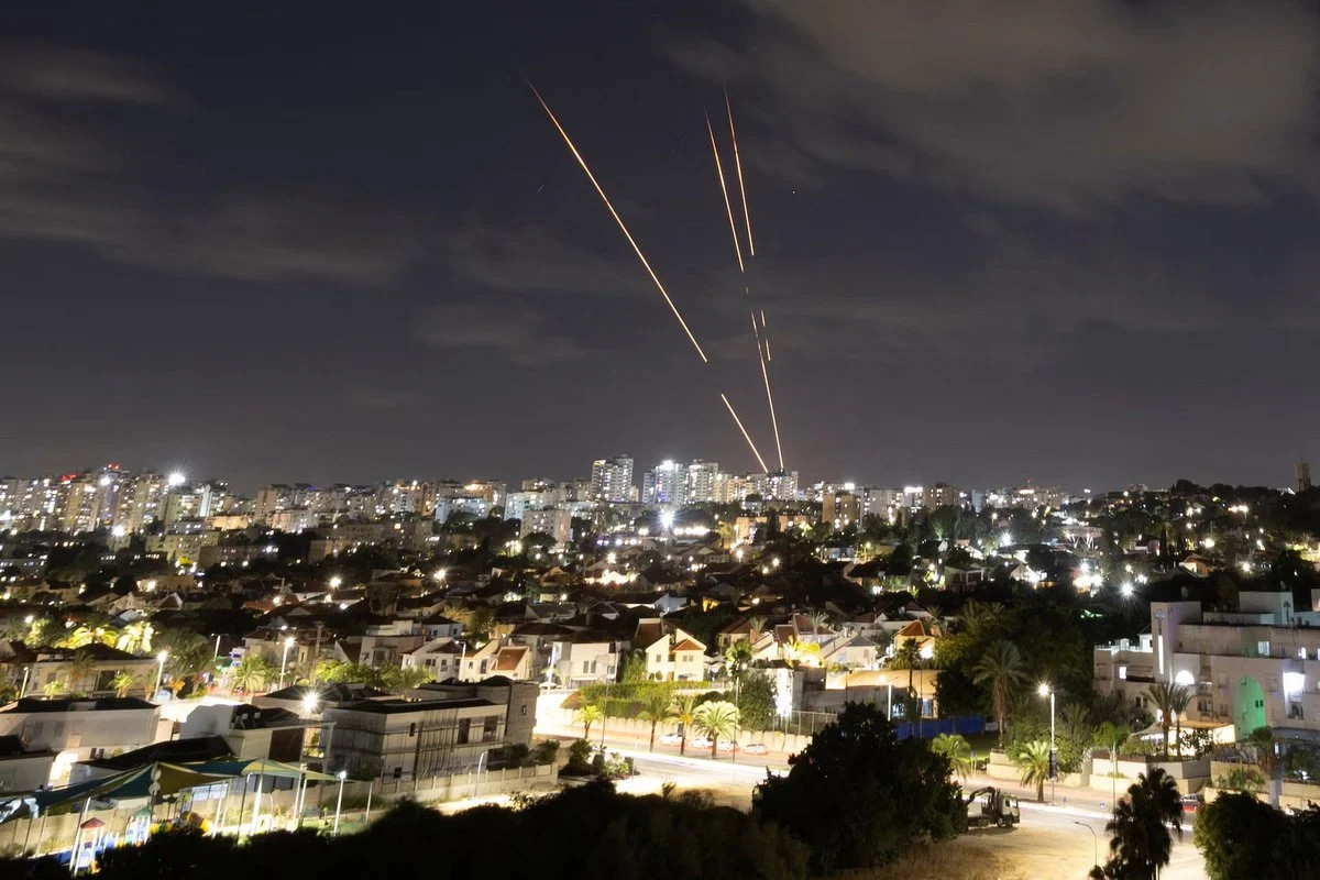 iran-missile-attack-(9)_fcsZafTAgV.webp