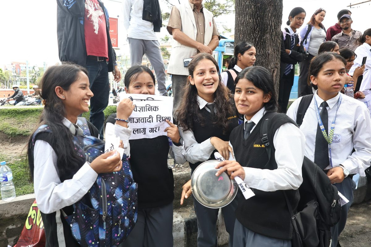 school-dress-mai-protest-28-1200x800.jpeg