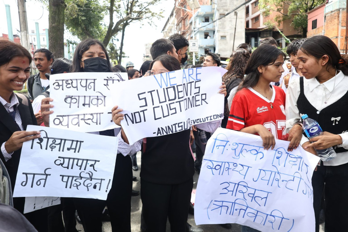 school-dress-mai-protest-2-1536x1024.jpeg