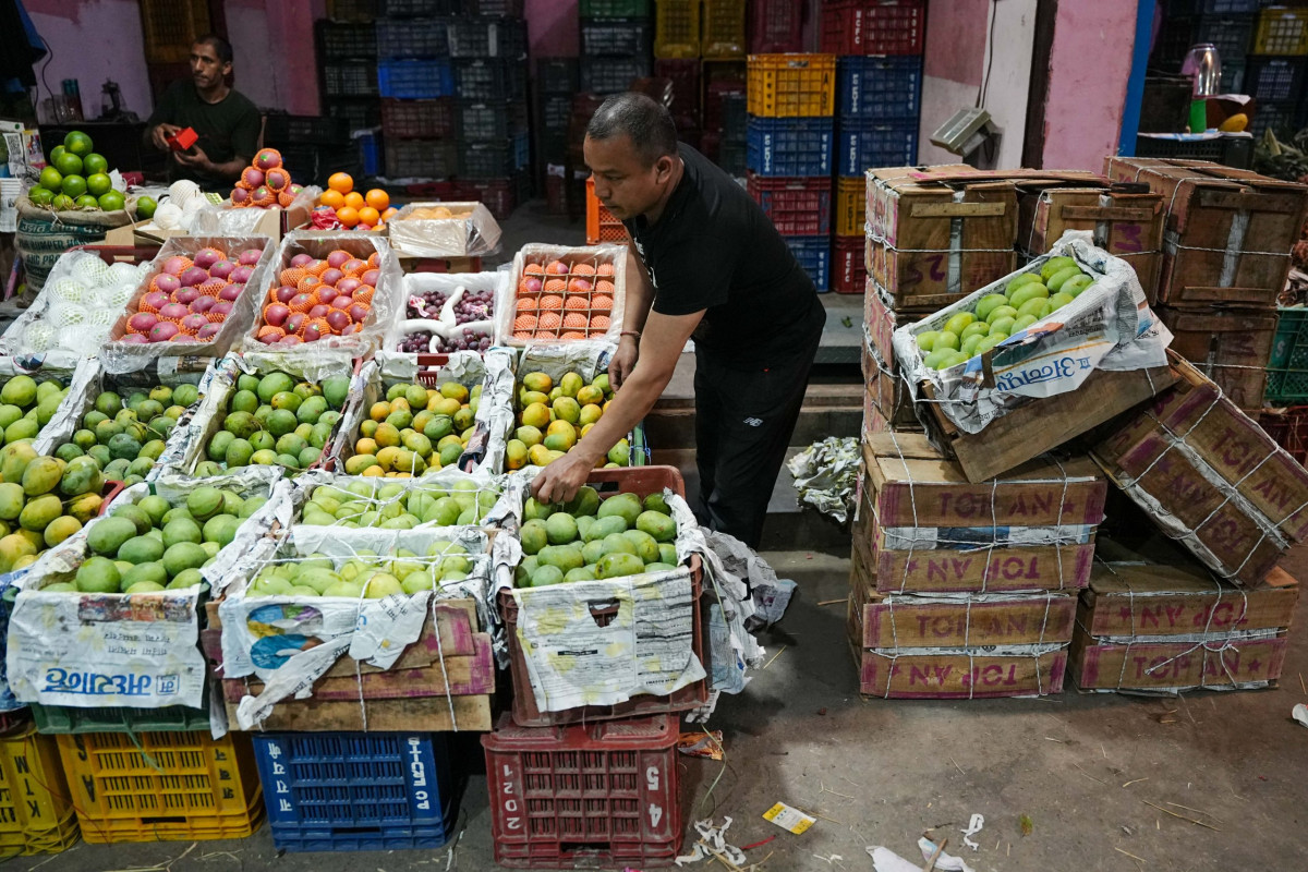 Kuleshwor-Market_Mango_6-scaled.jpg